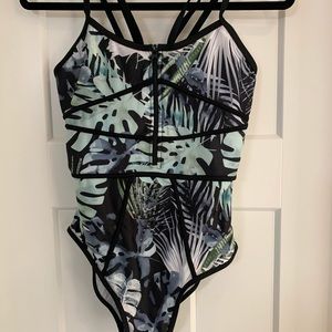 CUPSHE half zip one piece swimwear